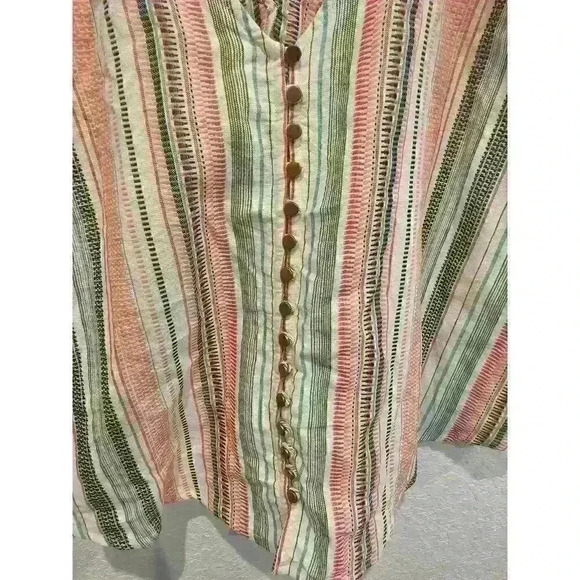 En creme cotton top. Size small. - Picture 2 of 4